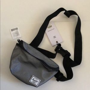 NWT🌼Herschel Supply Co. Fourteen Mesh Belt Bag